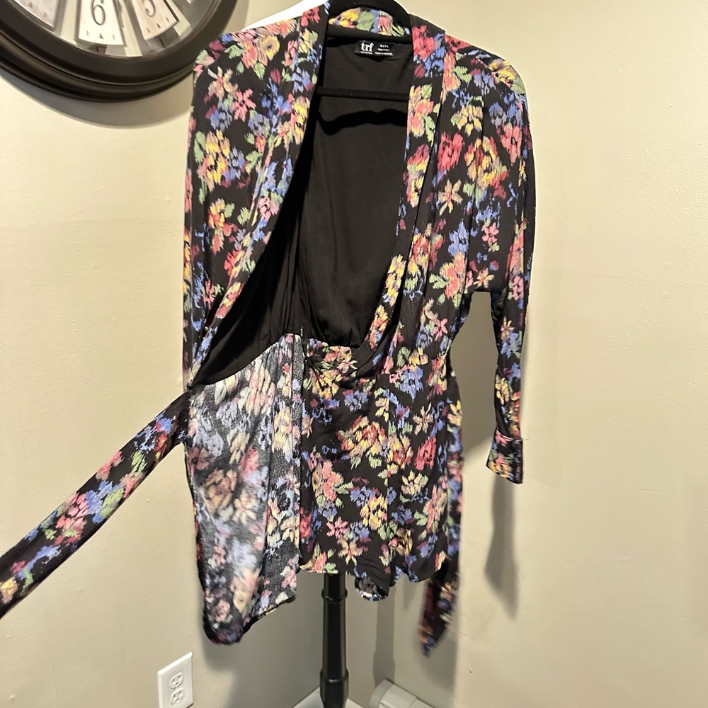 Zara TRF Collection Black Floral Collared V-neck Wrap Romper Size S - Picture 4 of 12